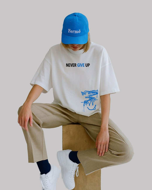 Never Give Up Oversized t-shirt